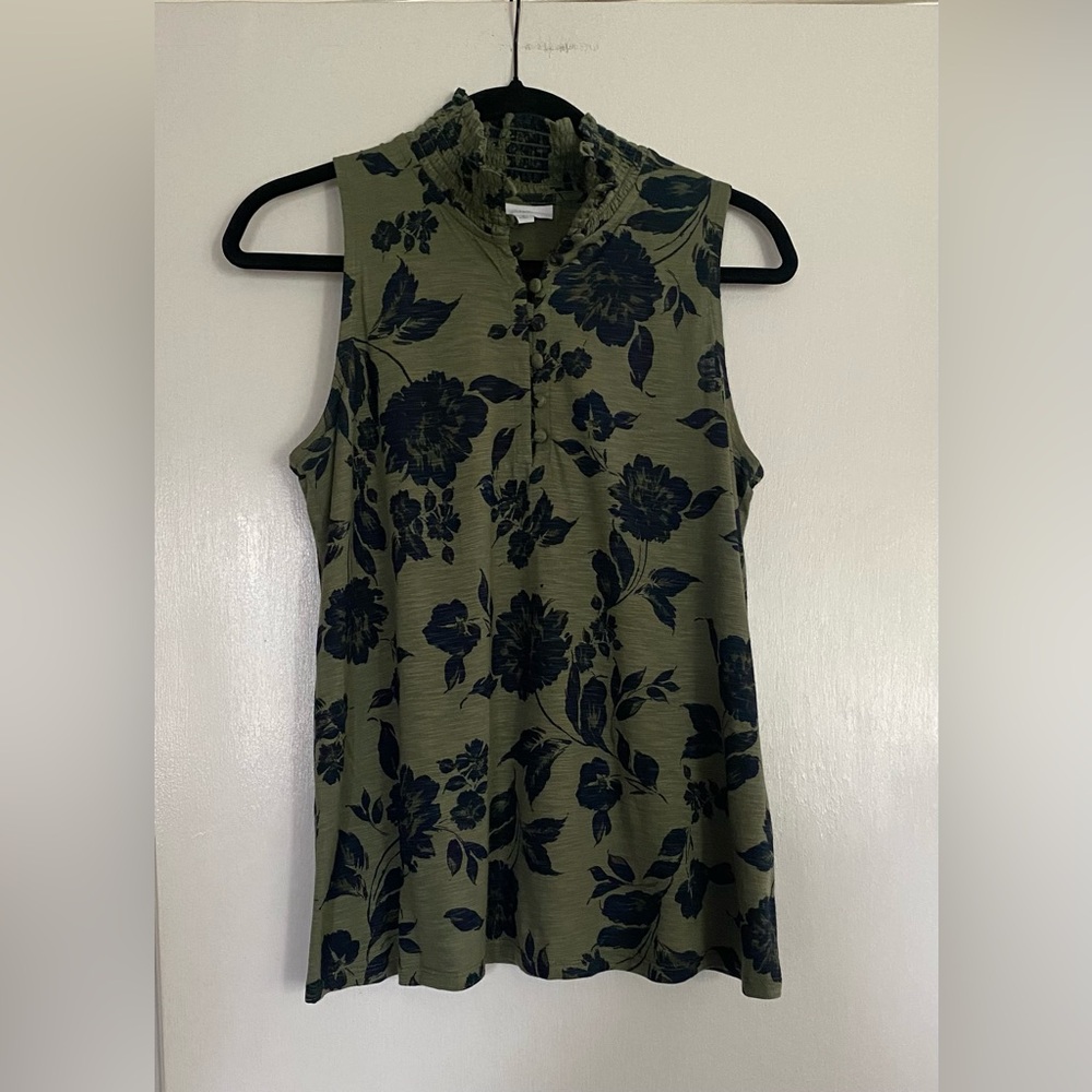 J. Jill Sleeveless Ruffled Neck Floral Top - Olive Green and Navy